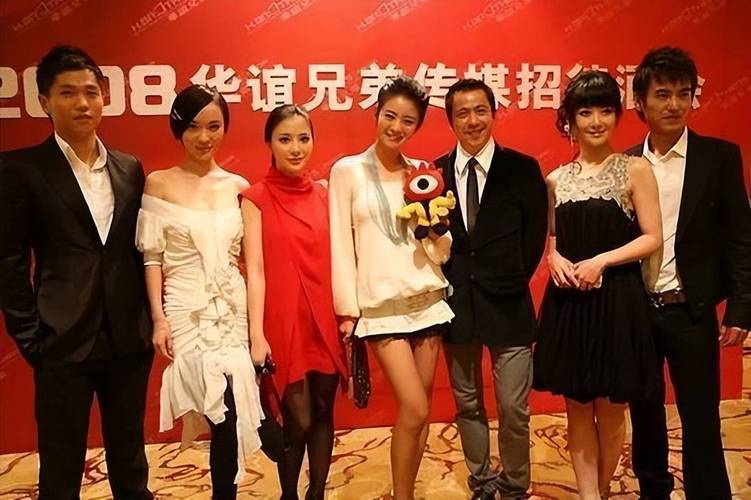 新澳门彩最快开奖记录和两个女首富杠起来了与两个女首富杠起来了小说